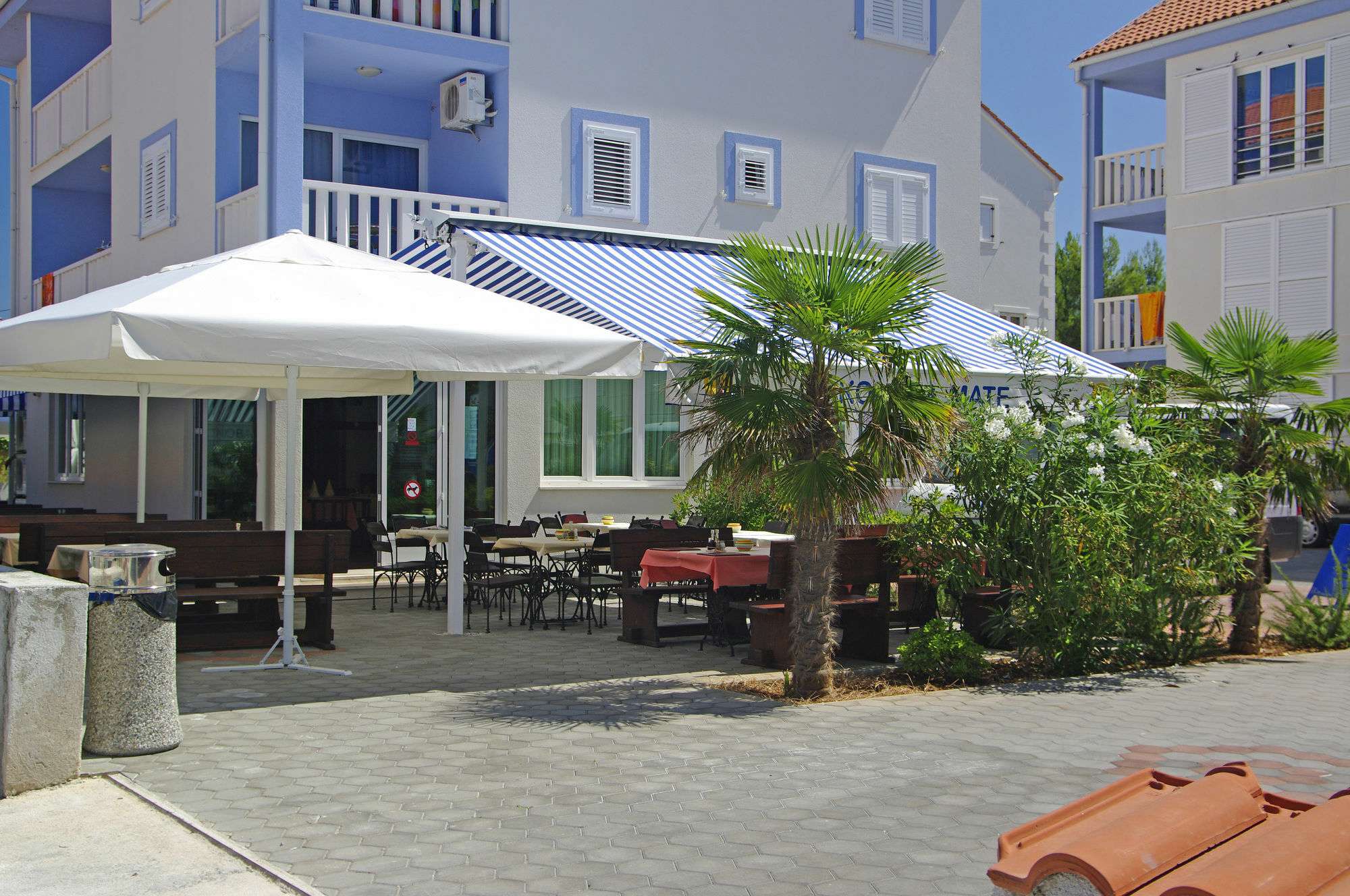 Aparthotel Marina Gromela Mirca  Bagian luar foto